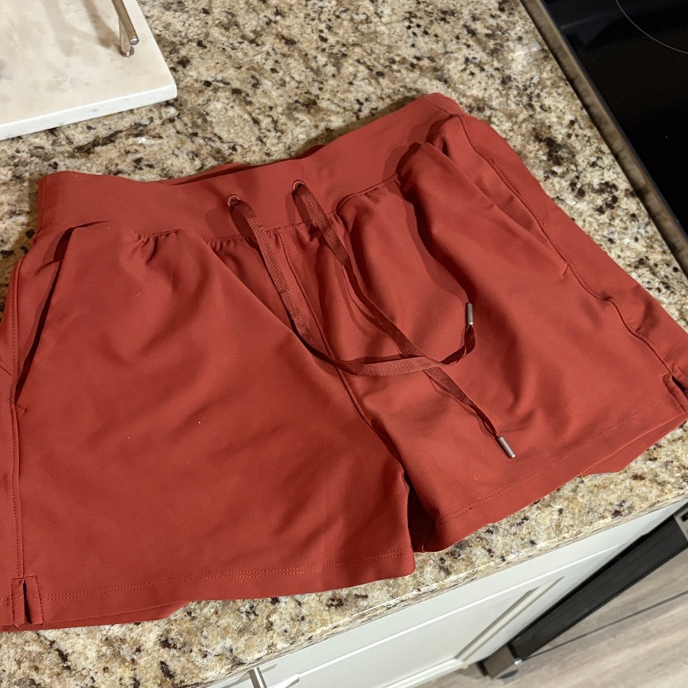 Old Navy Women's Athletic Shorts in Rust